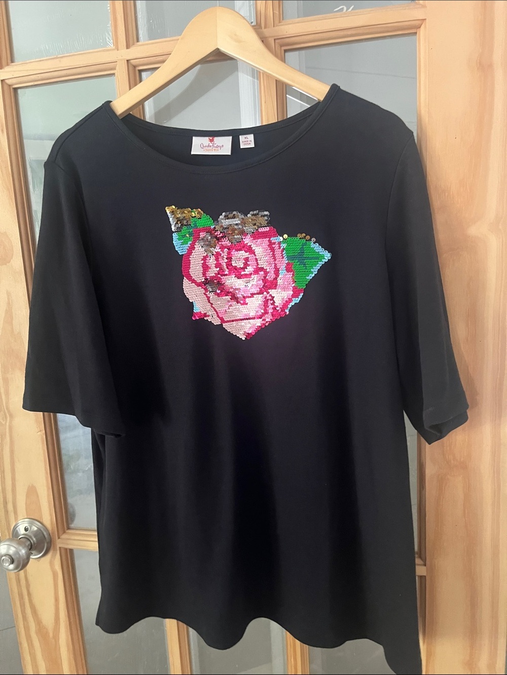 Quacker Factory Top short sleeve sequin rose Size XL